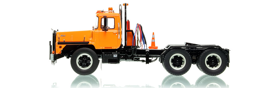1:50 scale Mack DM 800 Tandem Axle Tractor in Orange over Black